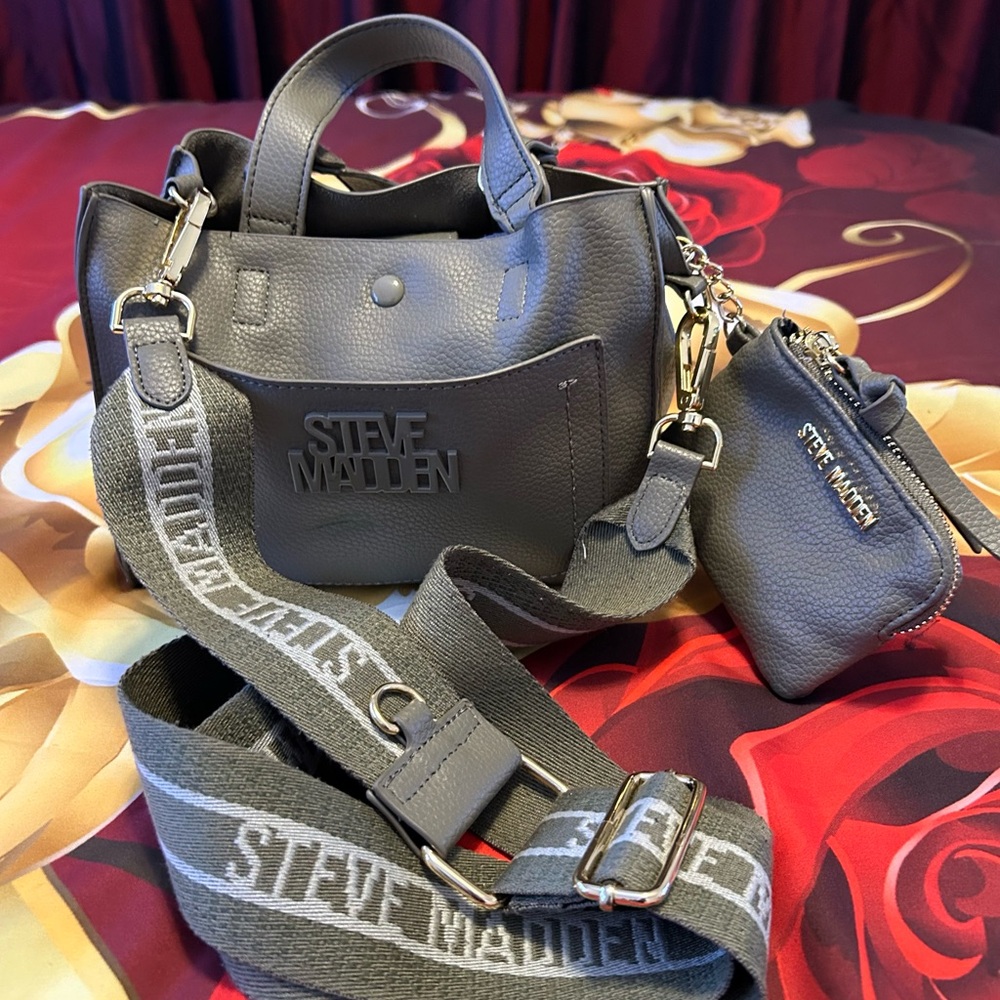 Steve Madden Black Key Card Holder Set